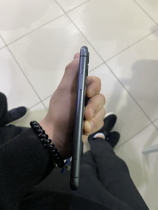 Айфон 11 128гб..