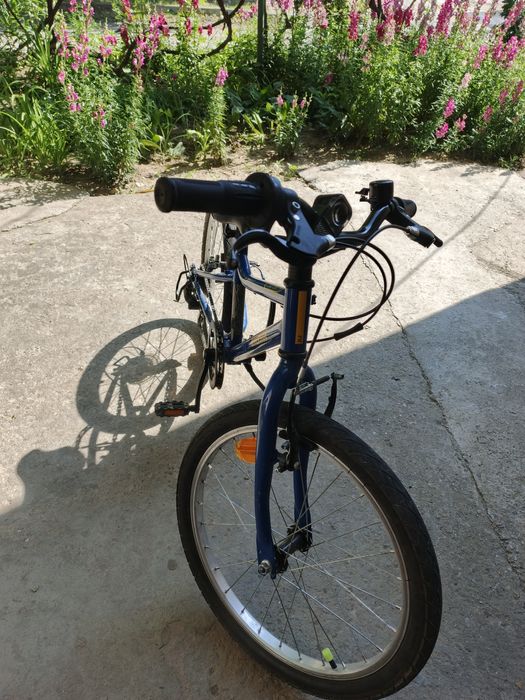 Vând bicicleta 6-9 ani in stare foarte buna .