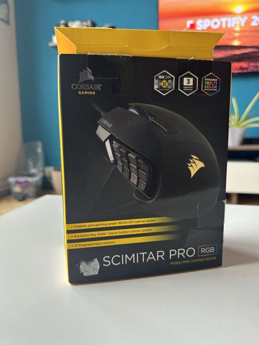 Mouse Gaming Corsair Scimitar Pro RGB – Resigilat, Funcțional 100%