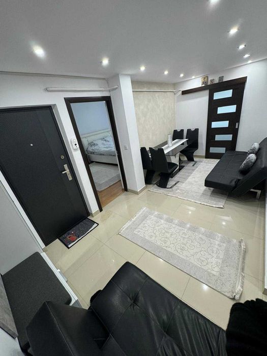 Pers fizica Inchiriez apartament 2 camere+living in Nicolina