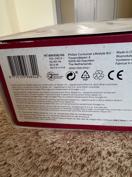 Фотоепилатор Philips Lumea 9000