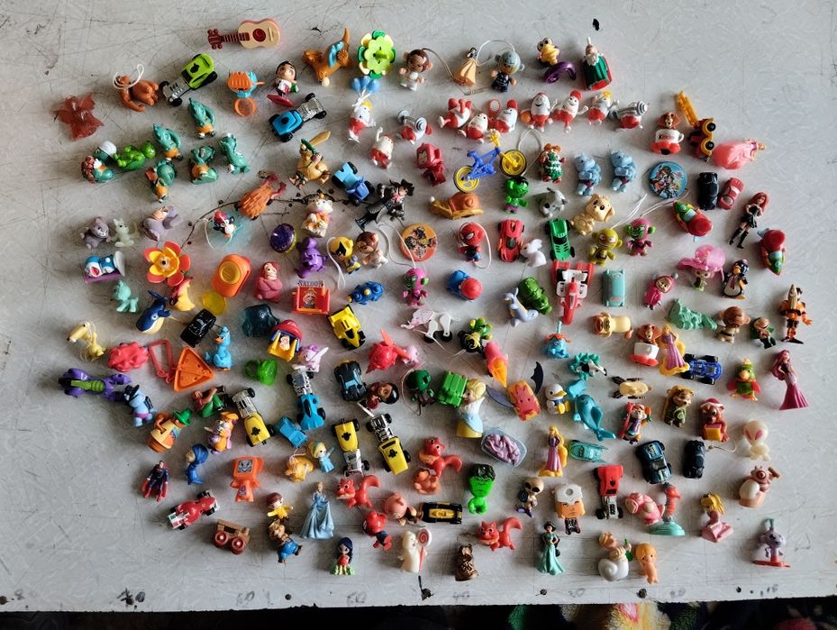 Игрушки продам .