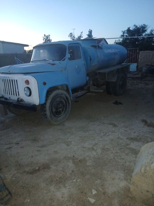 Gaz 53 vodavoz sotiladi