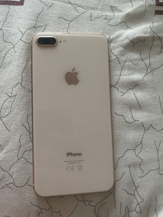 Продам айфон 8+ 128 гб
