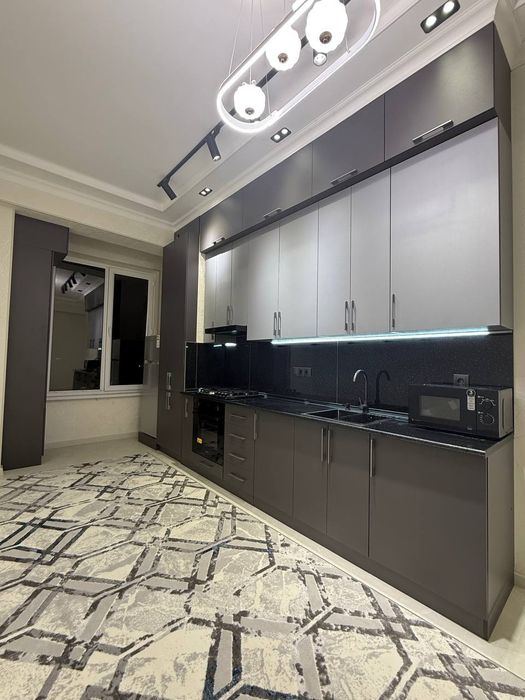 Aviasozlar plaza, 2-xonali 60m², 8-etaj.