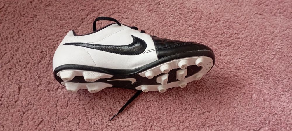 Бутонки Nike tempo