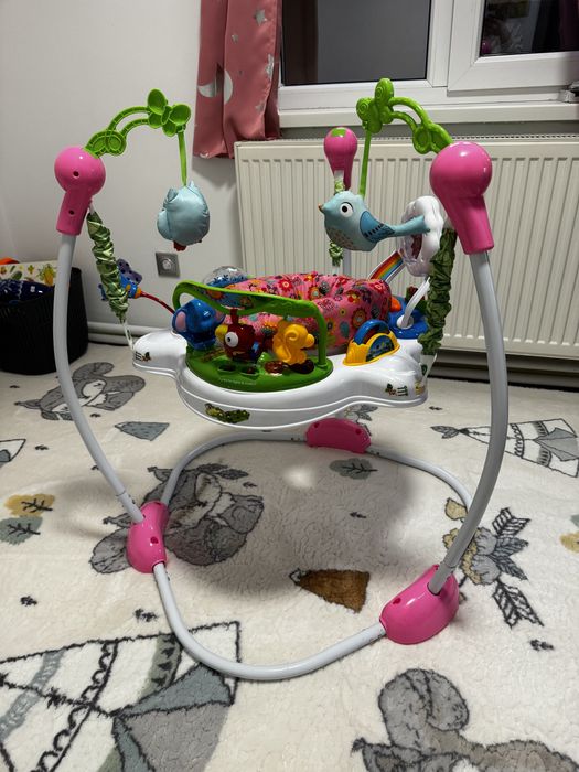 Jumper cu centru de activitati bebe