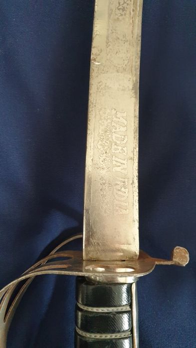 Индийска сабя с кожена дръжка и .Индийска сабя с  месингова дръжка