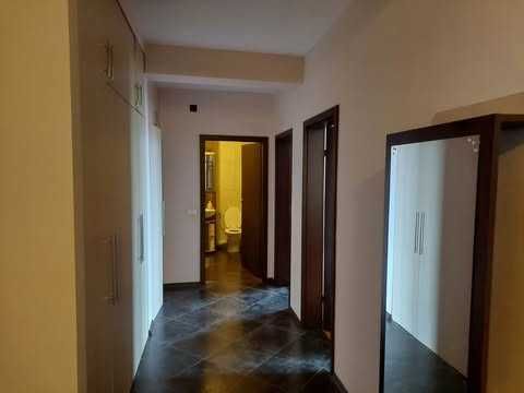 Vand apartament cu 5 camere in Marghita , Bihor