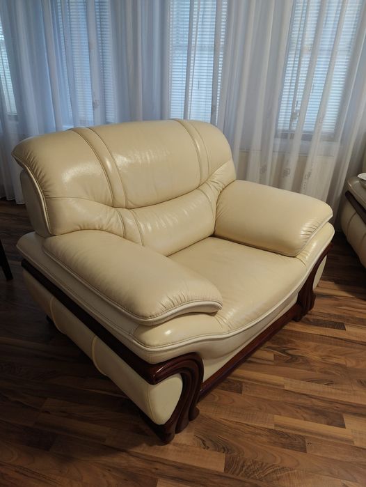 Vand canapea si doua fotolii din piele naturala