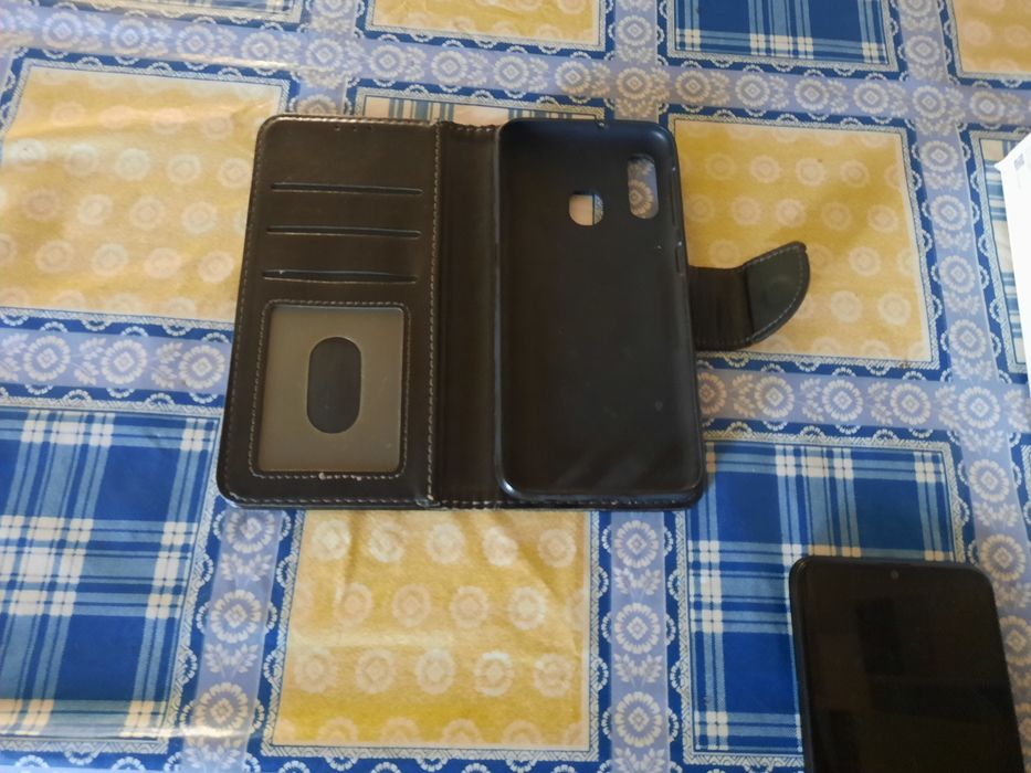 Продам самсунг а20е