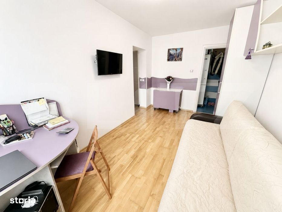 Apartament cu 2 camere, baie cu geam, etaj 3, zona Cetate — fotografia 3