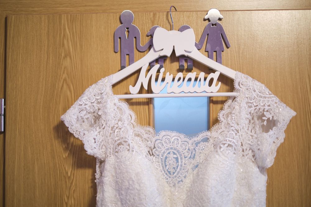 Vand rochita mireasa