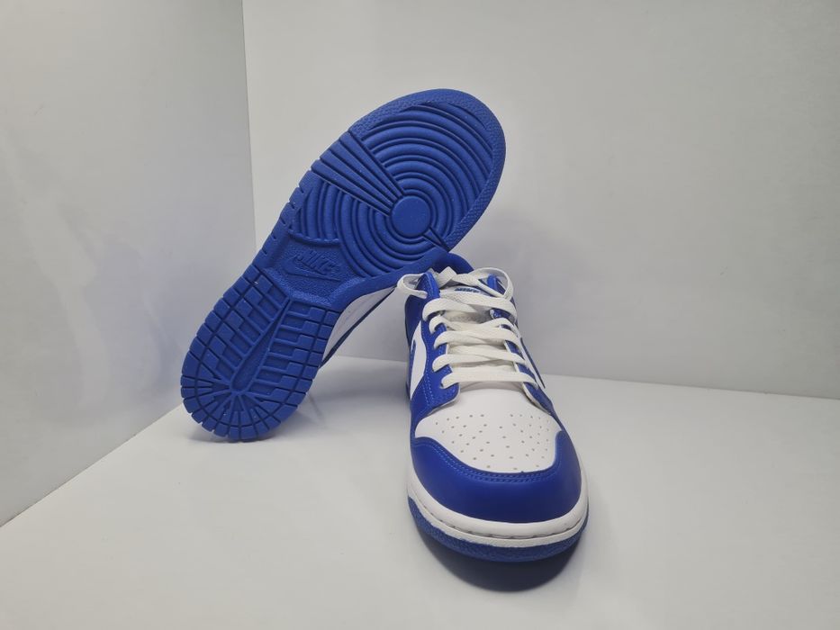 Кецове Nike Dunk Low

Чисто нови с кутия.

Размер 39 стелка 24.5см.
Ра