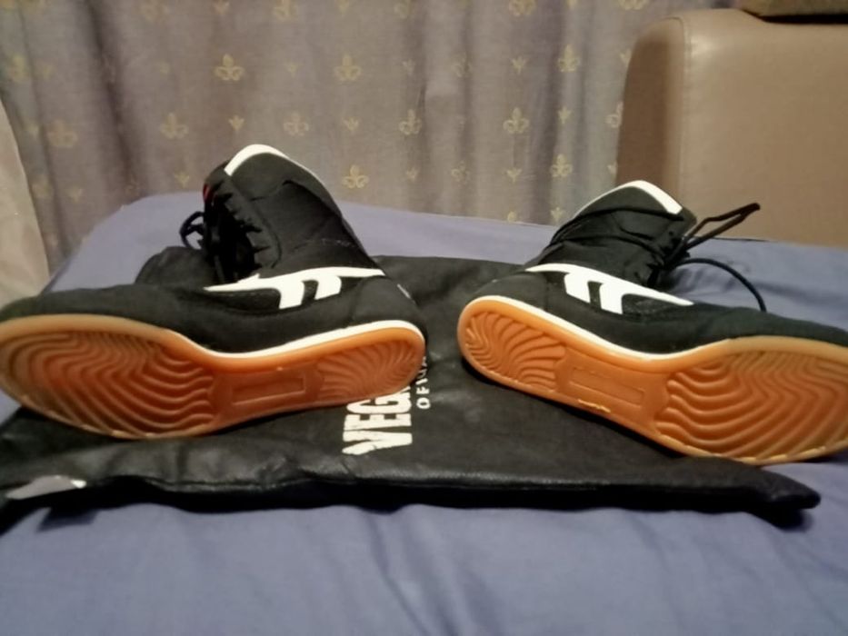 Продам боксёрские ботинки