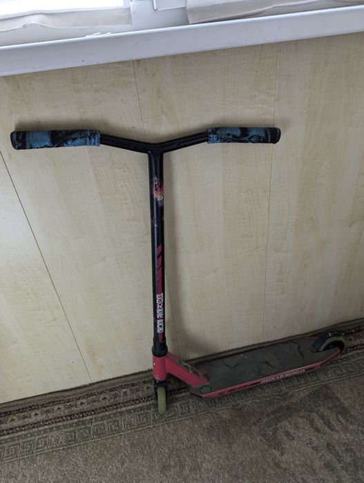 Продам трюковой самокат tech team duker 202