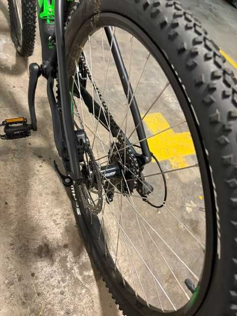 Bicicleta CUBE-Levelnine (CMPT - AIM PRO)