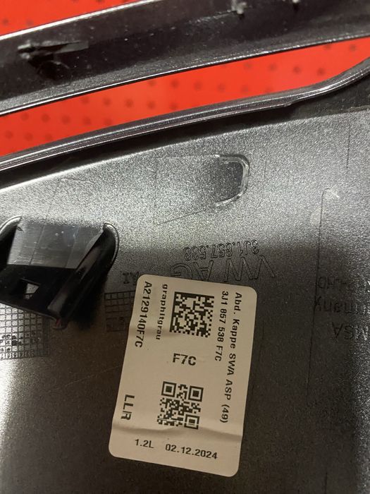 Capac oglinda retrovizoare dreapta Vw Passat B9