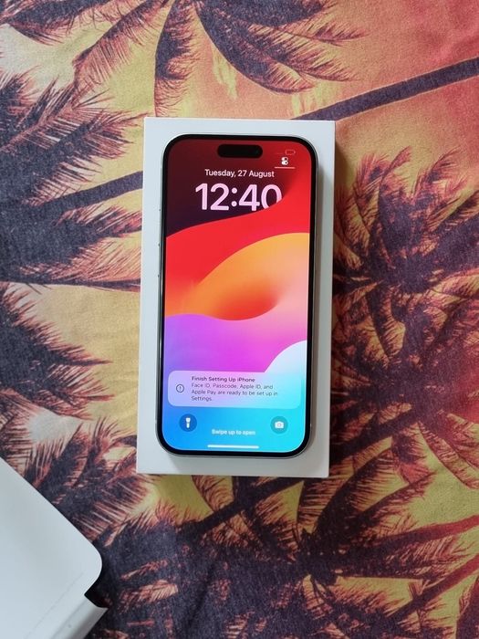 iPhone 15 black la cutie