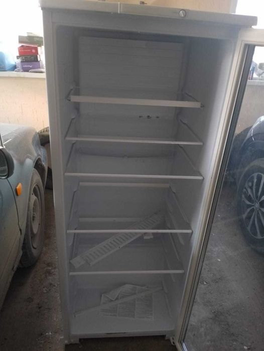 холодильник продам витринный