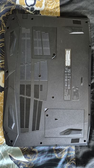 Laptop Acer Nitro 5 (cu defecte)