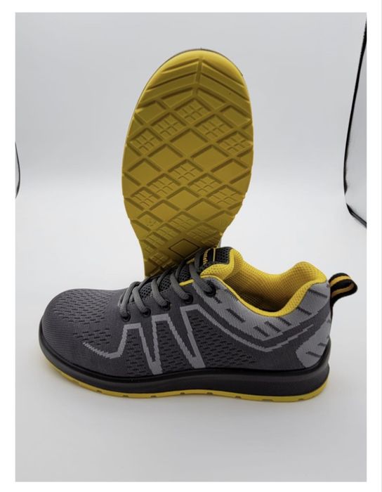 Продаю спец обувь мужской