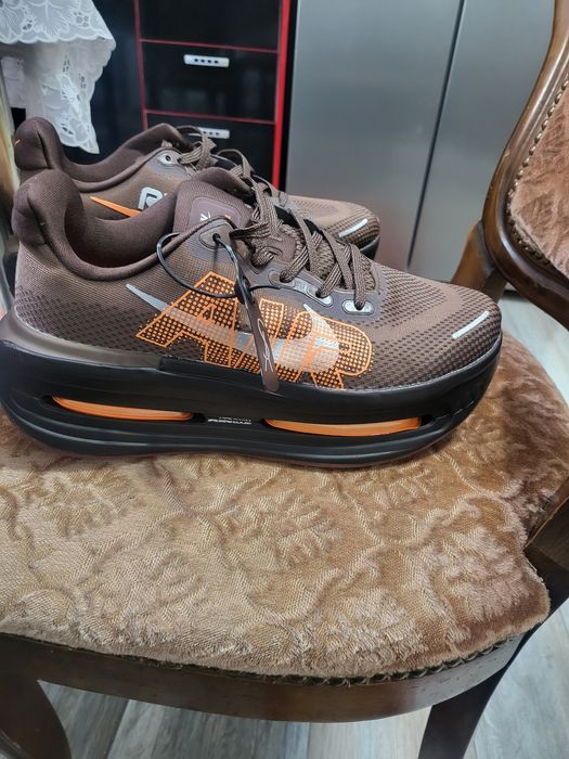 Se vinde Nike vomero