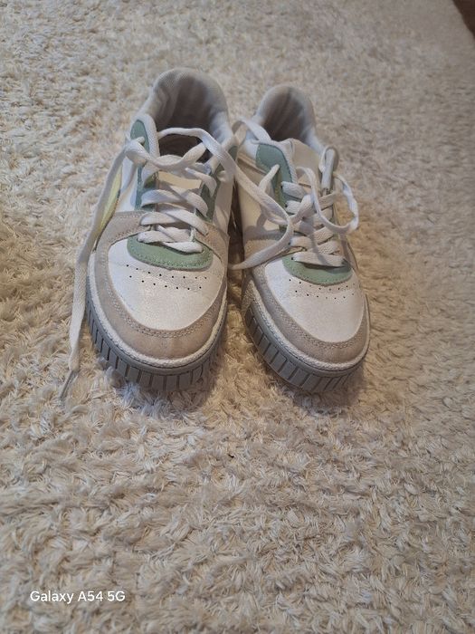 Маратонки номер 37