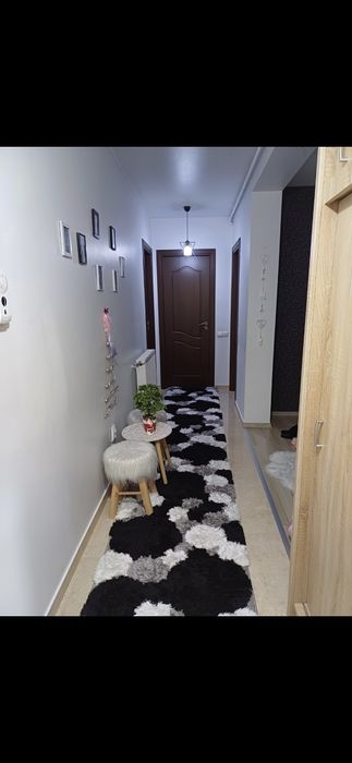 Traversa cu fir de matase