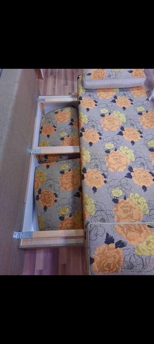 Продам Диван срочно