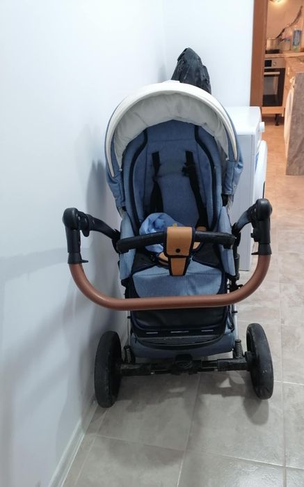 Бебешка количка с летен и зимен кош