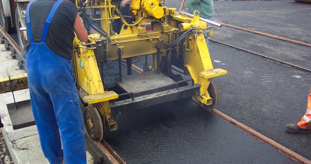 Укладчик литого асфальта Linnhoff Henne EB 25 G