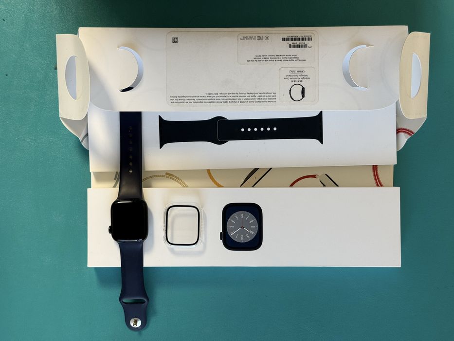 Продам apple watch 8 41мм