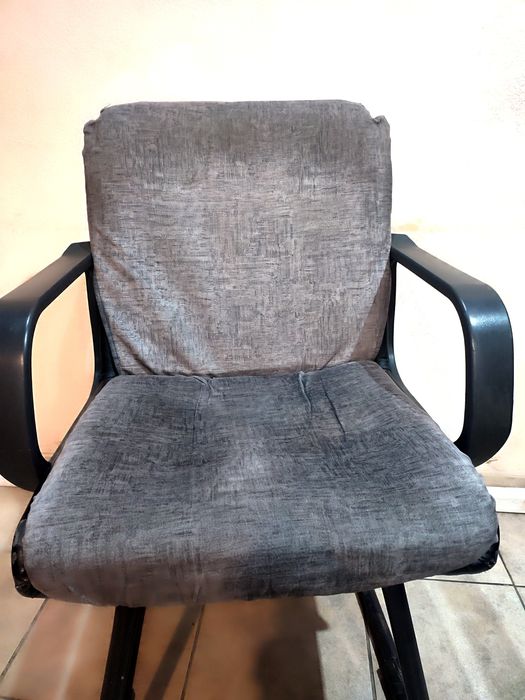 Продам стул с чехлом.