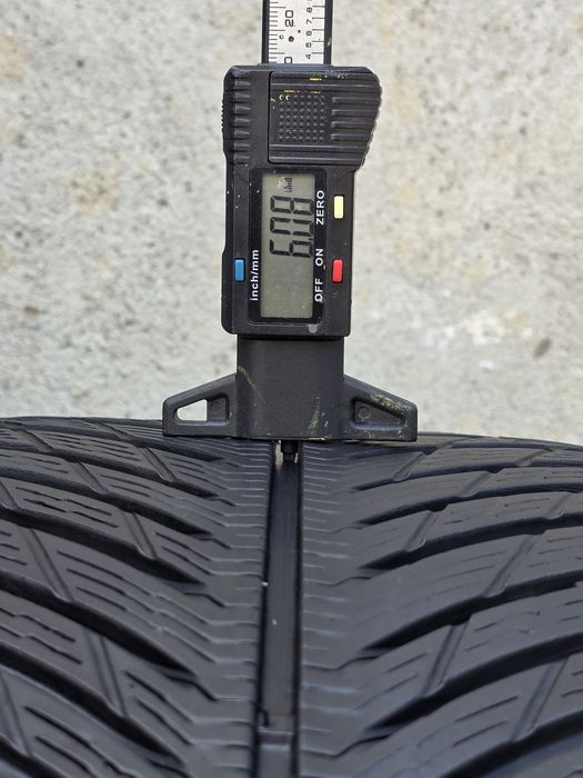 Vand două anvelope de iarna michelin 265 40 20 dot 0723