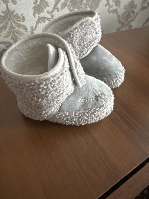 Продам пинетки детские