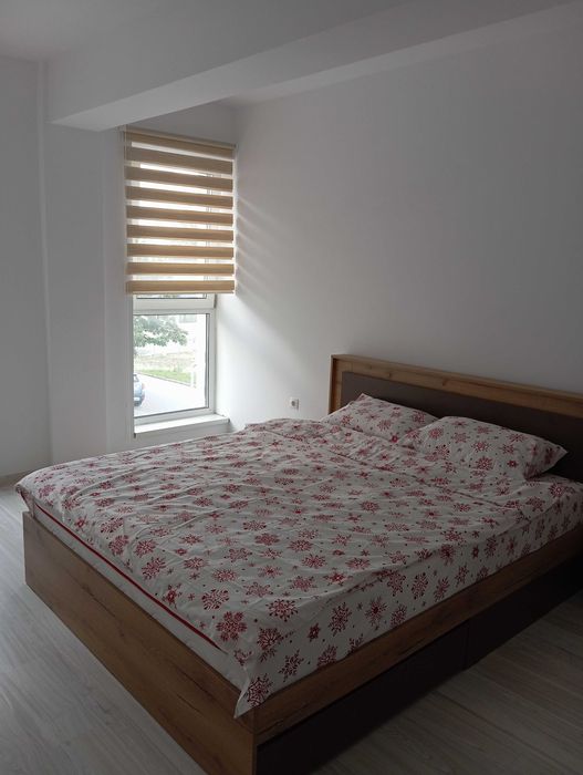 Închiriez pe 4 luni apartament utilat nou, cu 2 camere,în bloc nou
