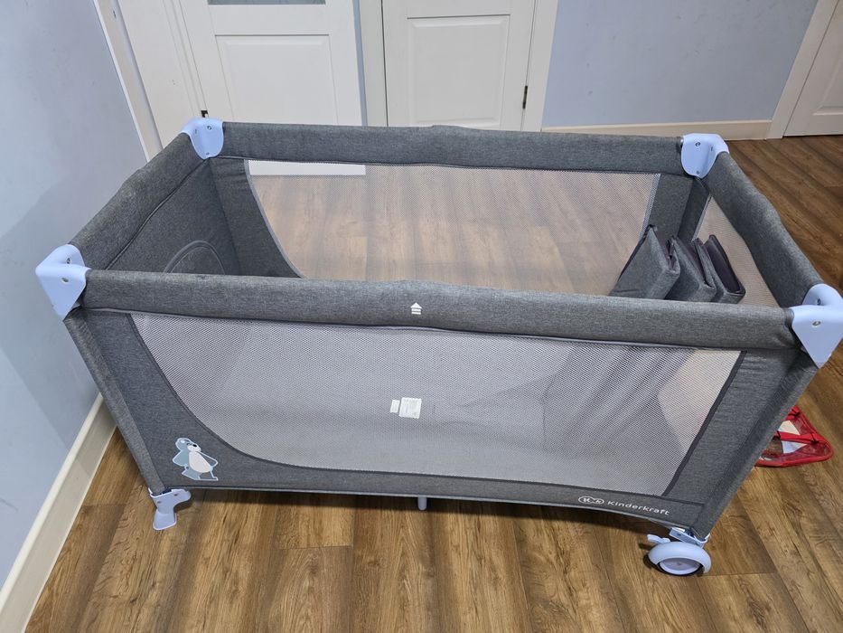 Манеж складной .