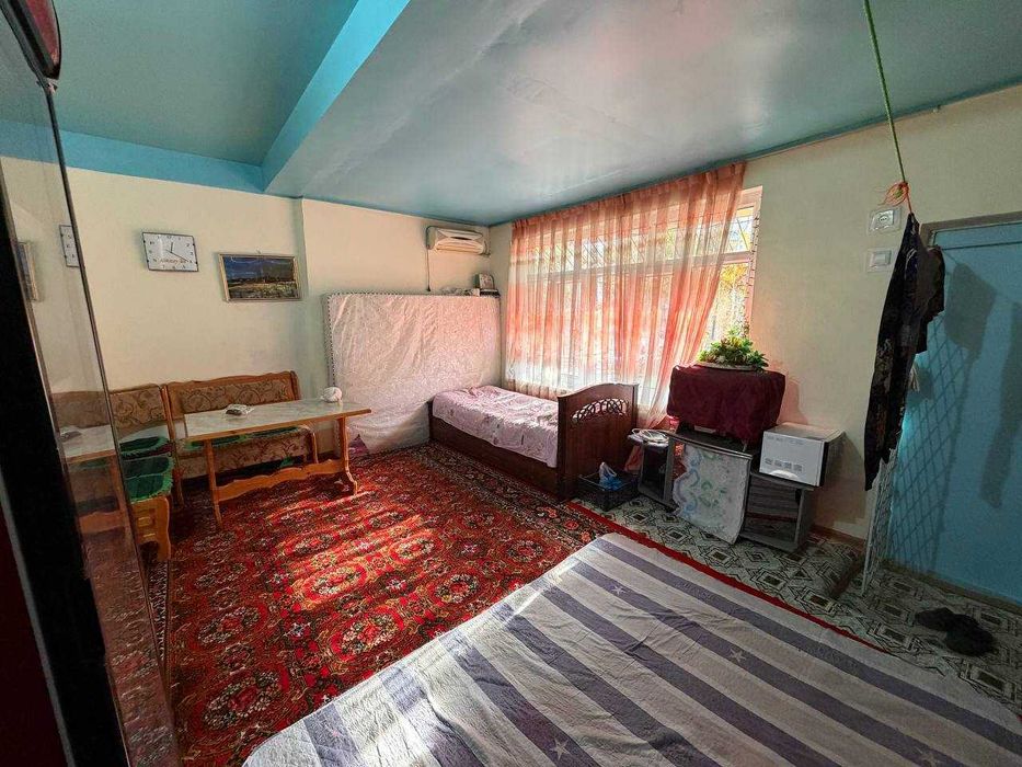 Продаётся 2х комн квартира на 1 этаже Ор-р  5 микрорайон Навруз