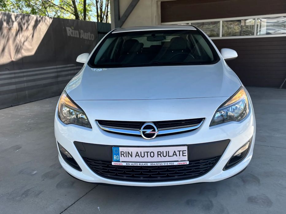 Opel Astra Impecabila ~ TVA 21% - Sedan Benzina 140 CP ~ Cutie manuala