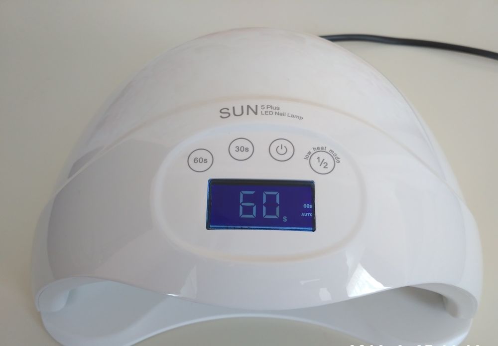 LED UV лампа для гель лака.