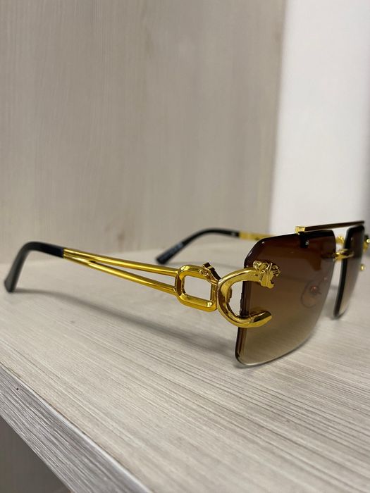 5 perechi de ochelari model Cartier la 200 de lei