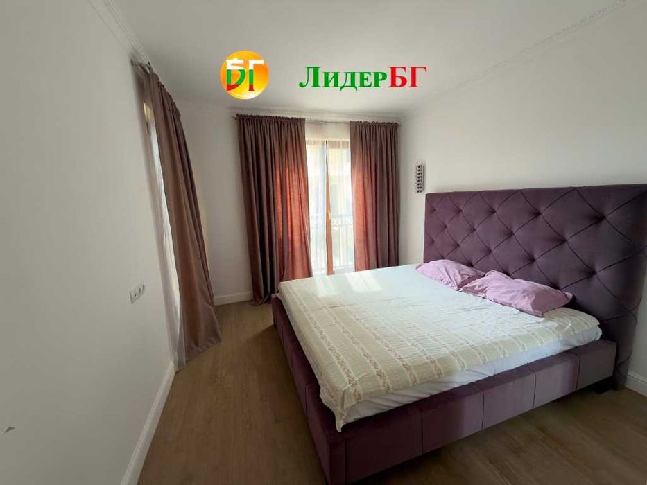 Тристаен апартамент с гледка към басейна в Аргищ Партез