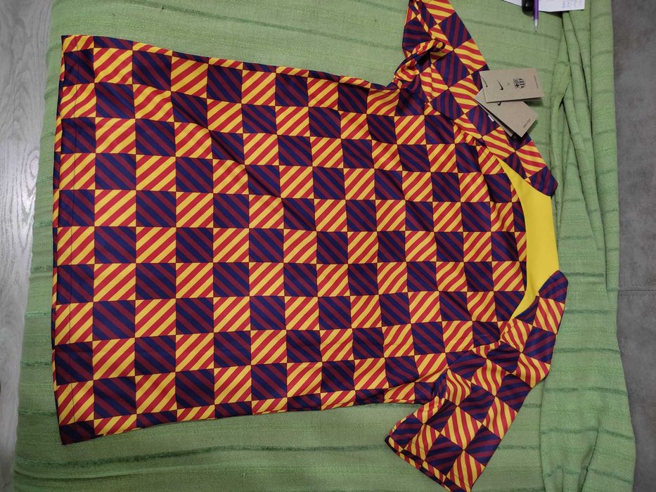 Новая футболка ФК Барселона (FC Barcelona)