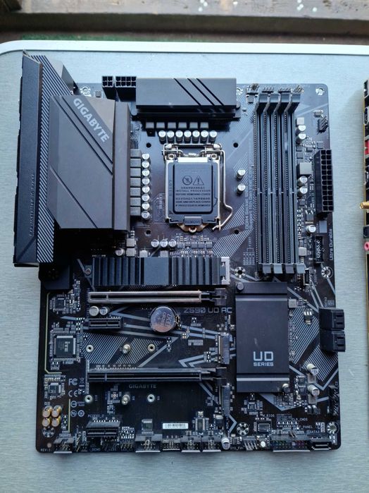 Placa de baza lga 1200 gygabite si asus defecte pentru piese