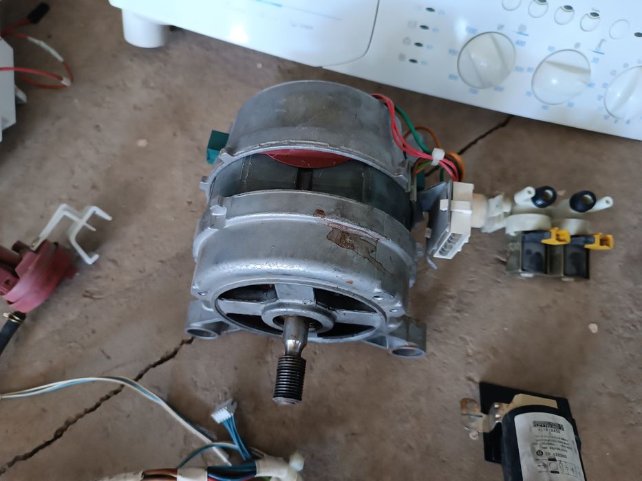 Двигатель стиральной машины и запчасти indesit