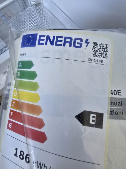 Нов хладилник за вграждане с фризер Smeg D8140E  см. 54 ч. 145