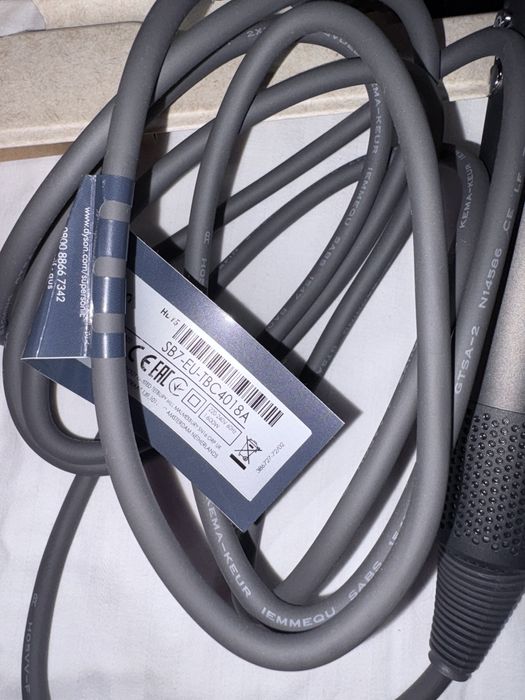 Dyson Supersonic roz rose trandafir fucsia nou feon de uscat parul