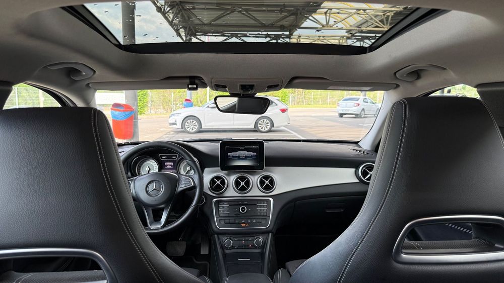 Mercedes-Benz GLA 220d Sport Edition Automat Panoramic Camera Tva deductibil