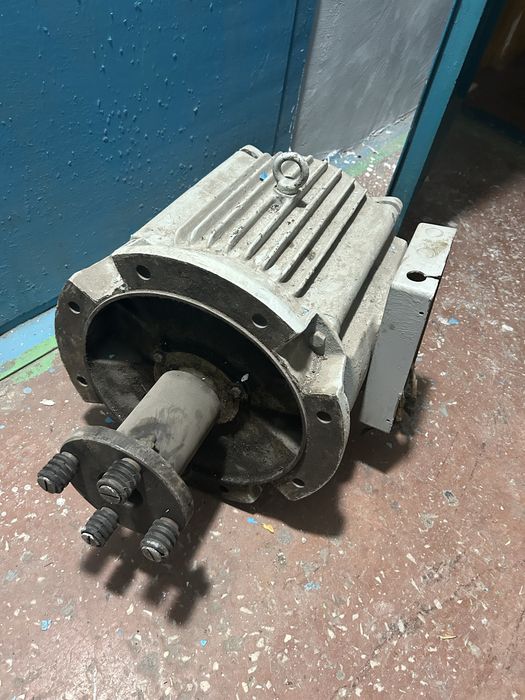 Продам электродвигатель